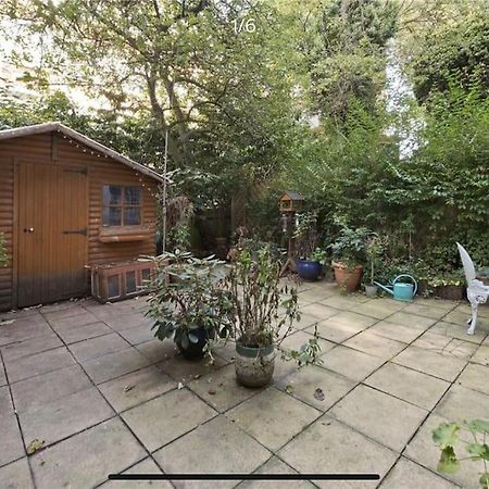 Lovely 1 bedroom apartment in West Kensington Londen Buitenkant foto